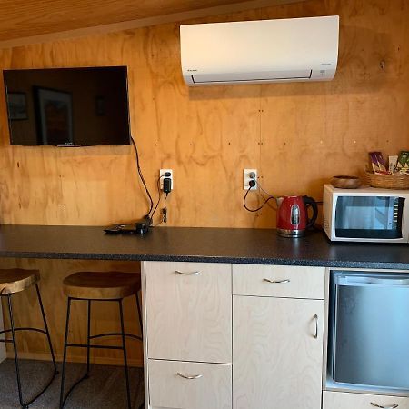 The Log Cottage Rangiora Ngoại thất bức ảnh