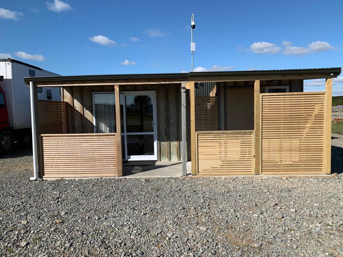 The Log Cottage Rangiora Ngoại thất bức ảnh